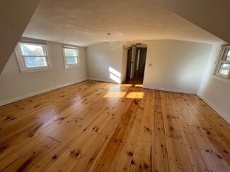 Building Photo - 9 Essex Rd