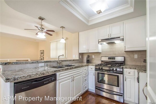 Building Photo - 2 br, 2 bath House - 618 1/2 Avocado Avenue