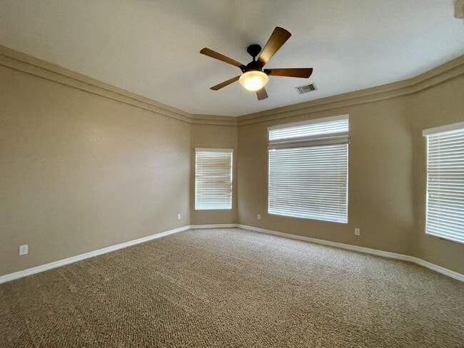 Building Photo - Golf Course Living - Gated Community of El...