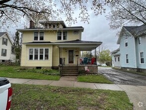 Building Photo - 612 Pearl St