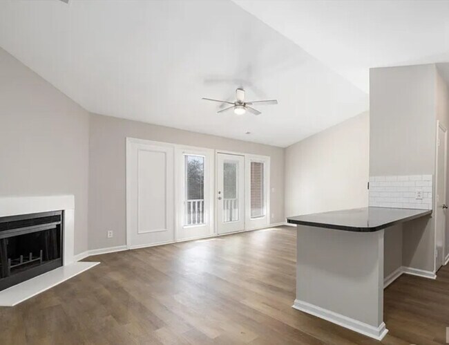 Foto del edificio - 6142 Meadow Rose Ln