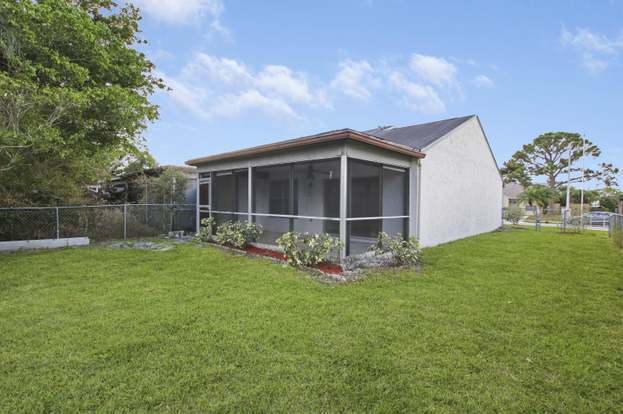 Foto del edificio - 113 Pinewood Ct