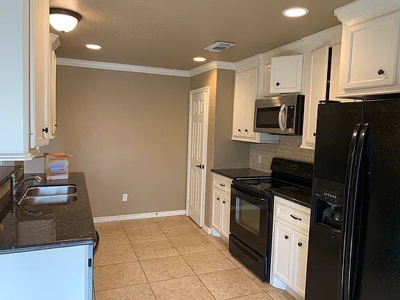 Kitchen - 115 Vista Way