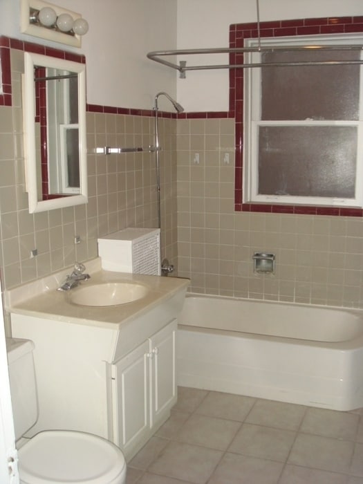 Building Photo - 623 W Buckingham Pl