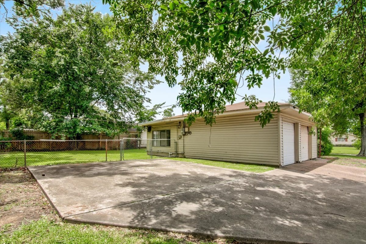 5235 Laurel Ave, Beaumont, TX 77707 House for Rent in Beaumont, TX