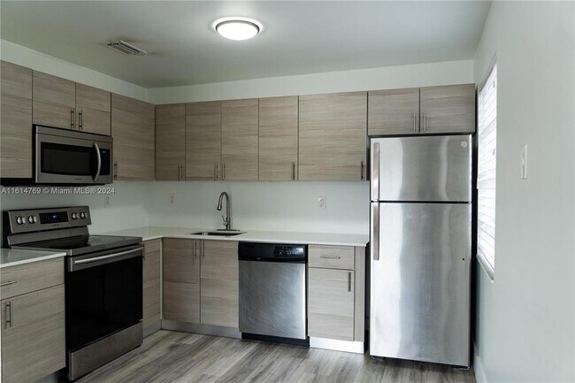 Foto del edificio - 4876 NW 4th Terrace