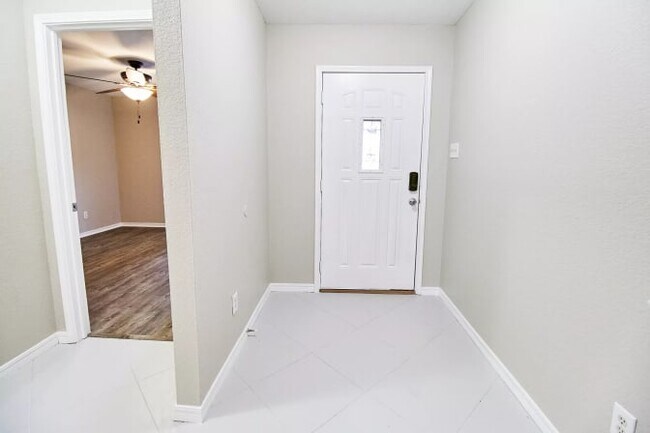 Building Photo - 709 Caddell St
