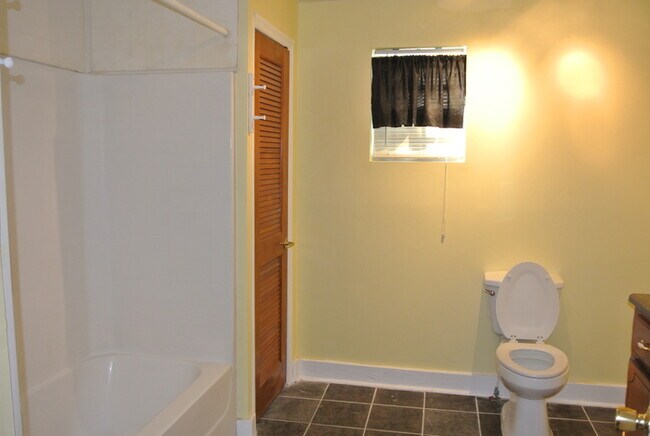 Building Photo - 211 W 59th St