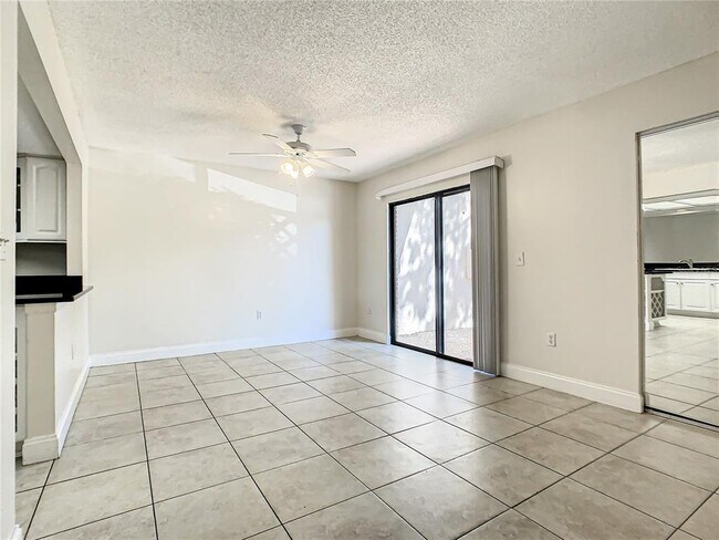 Foto del edificio - 955 Sunridge Dr