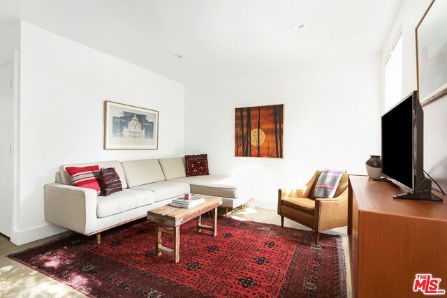 Foto del edificio - 4619 Oakwood Ave