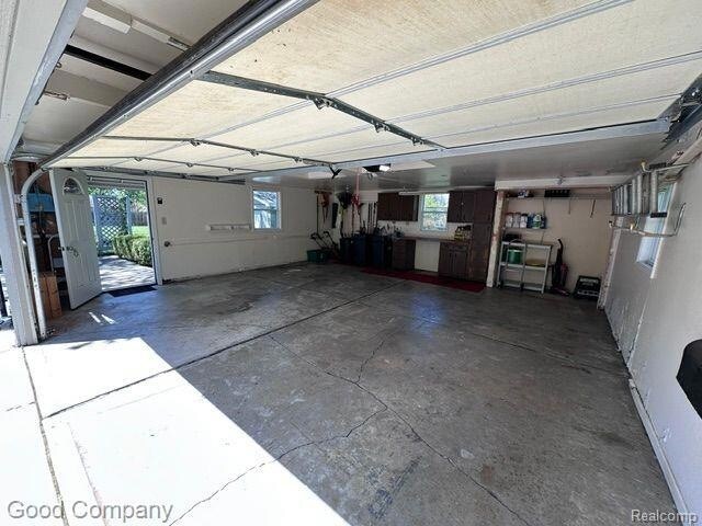 Foto del edificio - 6284 Woodsdale Dr