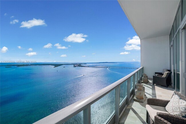 Foto del edificio - 1331 Brickell Bay Dr