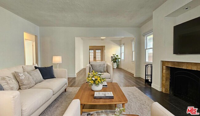 Foto del edificio - 1209 N Genesee Ave