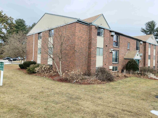 Foto del edificio - 130 English Village Rd