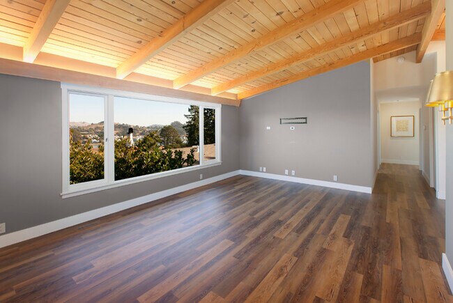 Building Photo - 120 Rising Rd