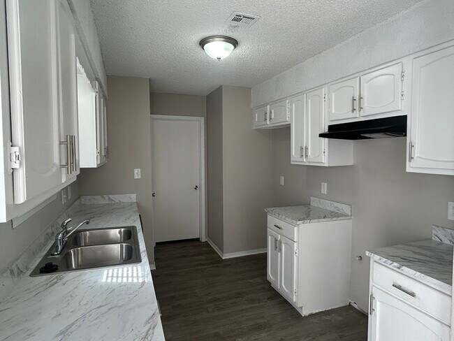 Building Photo - 536 W 147th St
