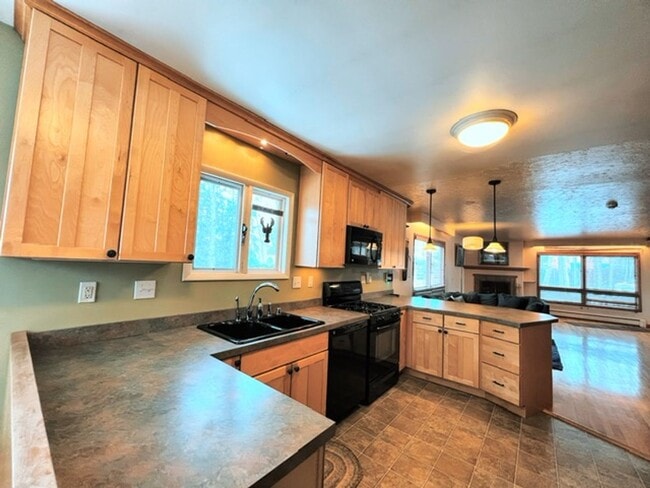 Spacious Midtown Two Bedroom with Utilitie... - Spacious Midtown Two Bedroom with Utilitie... House