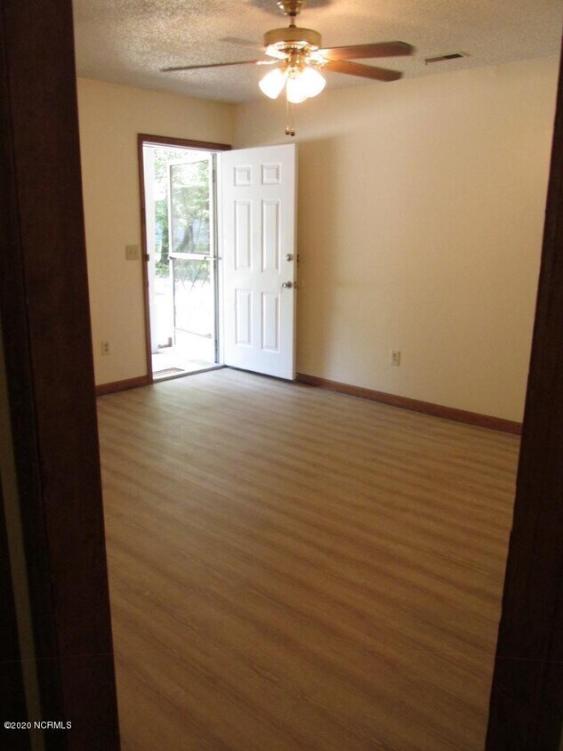 Foto del edificio - 107 Hickory Hills Rd
