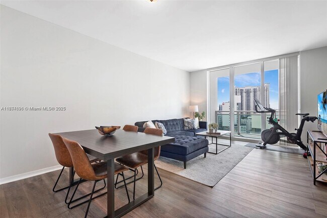 Building Photo - 951 Brickell Ave