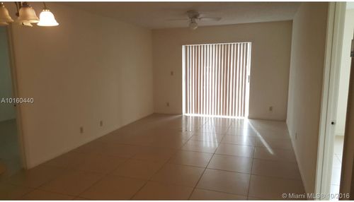 Building Photo - 2221 S Sherman Cir