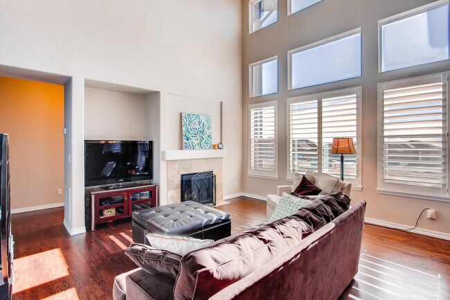 Foto del edificio - Cordera 5 Bed 4 Bath home with 4 car garage