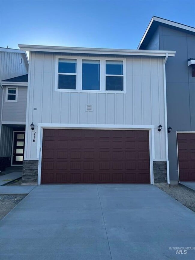 Building Photo - 416 N Tessa Ave