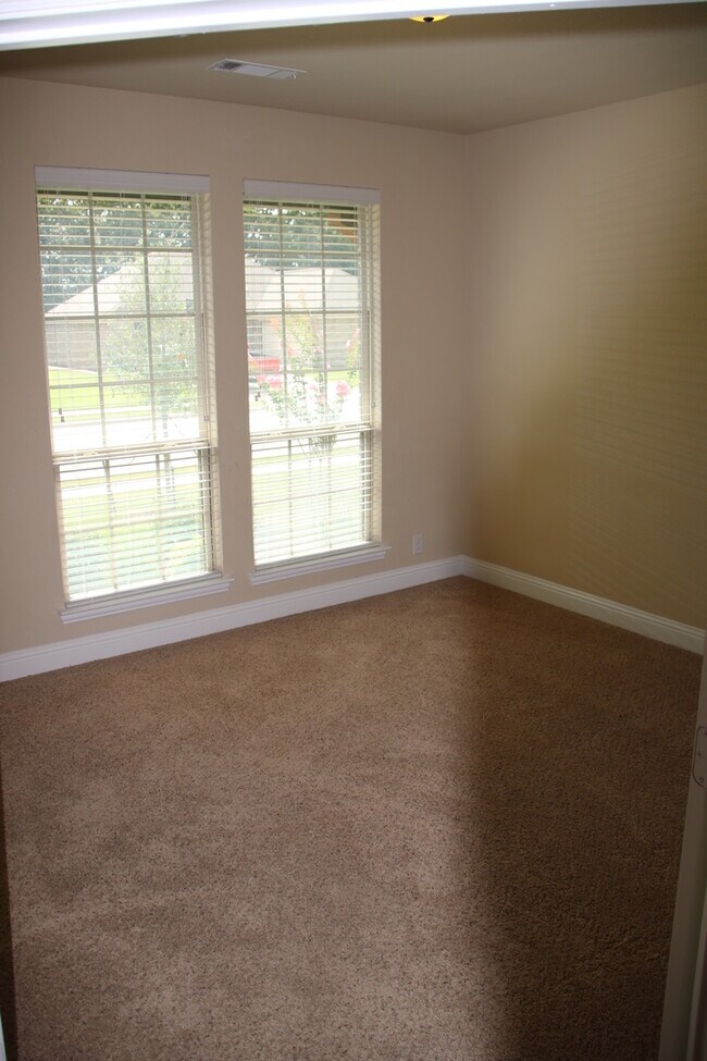 Building Photo - Updated Beauty in Park Oaks – 4 Bed, 3.5 B...