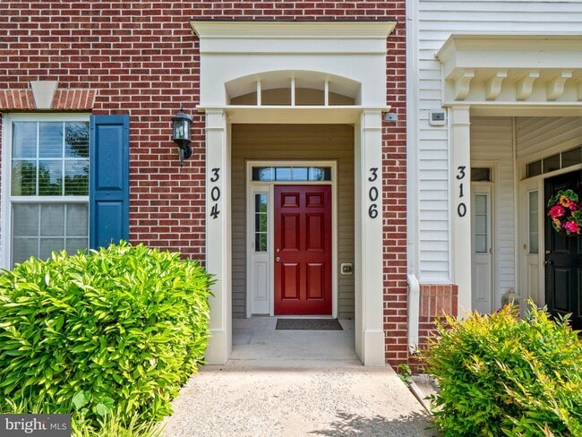 Building Photo - 304 Orchard Ridge Dr