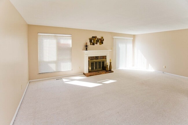 Building Photo - 11844 Cresta Verde Dr
