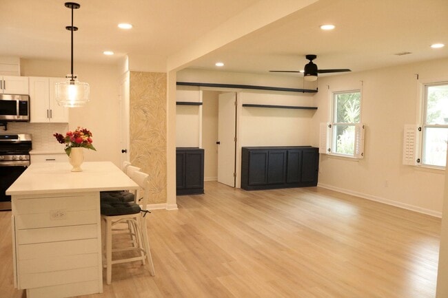 Building Photo - 4 Bedroom, 3 Bathroom Home in Magnolia Ranch - West Ashley