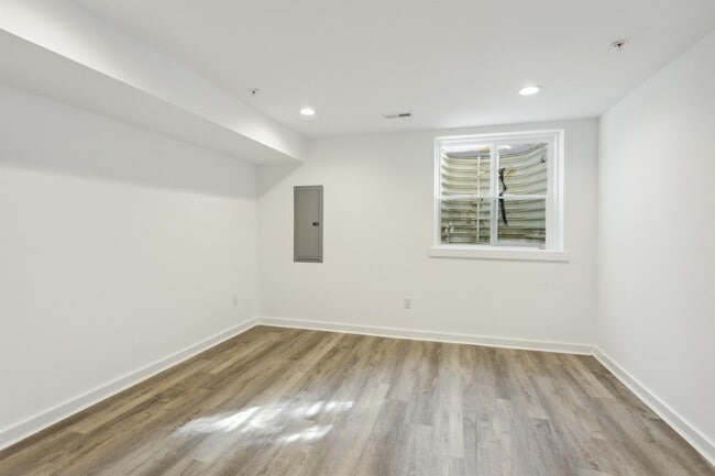 Building Photo - 57 N Conestoga St