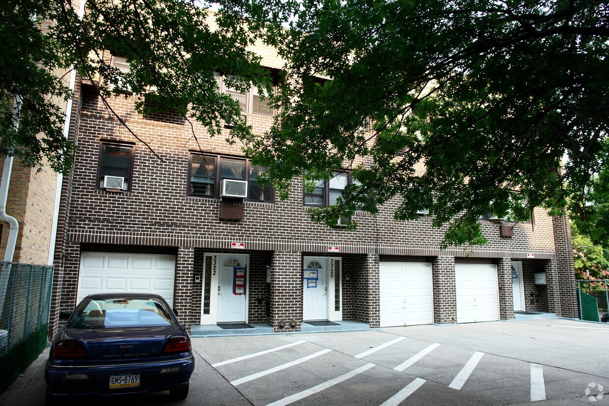 Building Photo - 3318-3322 Union St