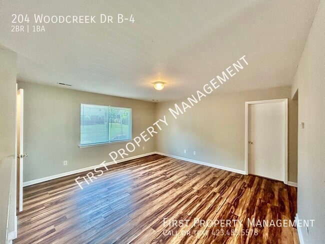 Building Photo - 204 Woodcreek Dr