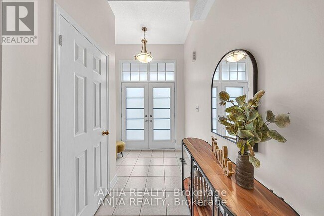 Building Photo - 34 Horn St