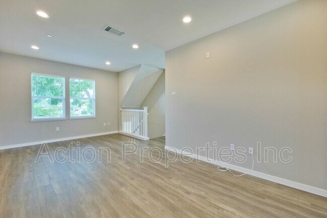 Foto del edificio - 862 Avery Dr