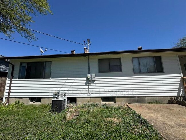 Foto del edificio - 7101 Brackleigh Dr