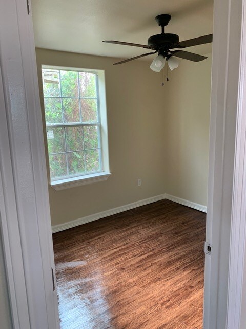 Bedroom 2 - 618 S Nebraska Ave