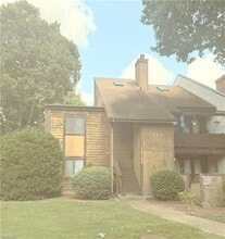 579 Ayrshire Way