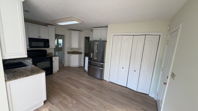 Foto del edificio - Southwood 3BR/ 2BA in Surfside Beach w pool