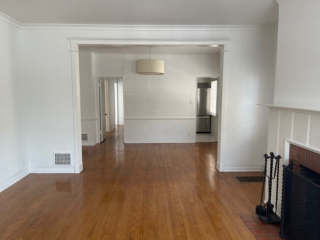 Building Photo - 106 N Edgemont St