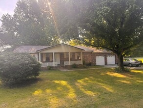 Building Photo - 1205 Carter Cir NE