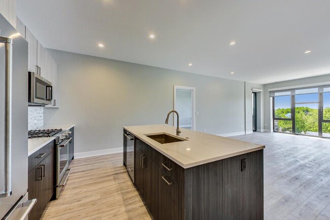 Building Photo - 2 bedroom in Chicago IL 60622