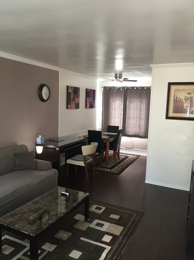 Foto del edificio - 1423 Barrington Way