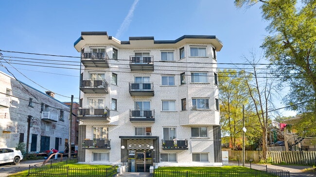 Building Photo - 5320 Avenue Bourret