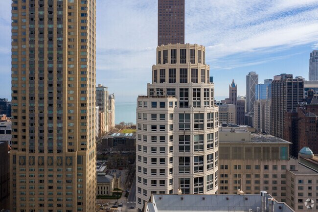 Foto del edificio - 750 N. Rush