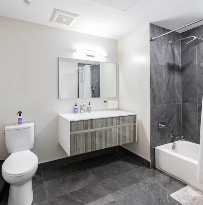 Ducha secundaria - 6401 Park Ave