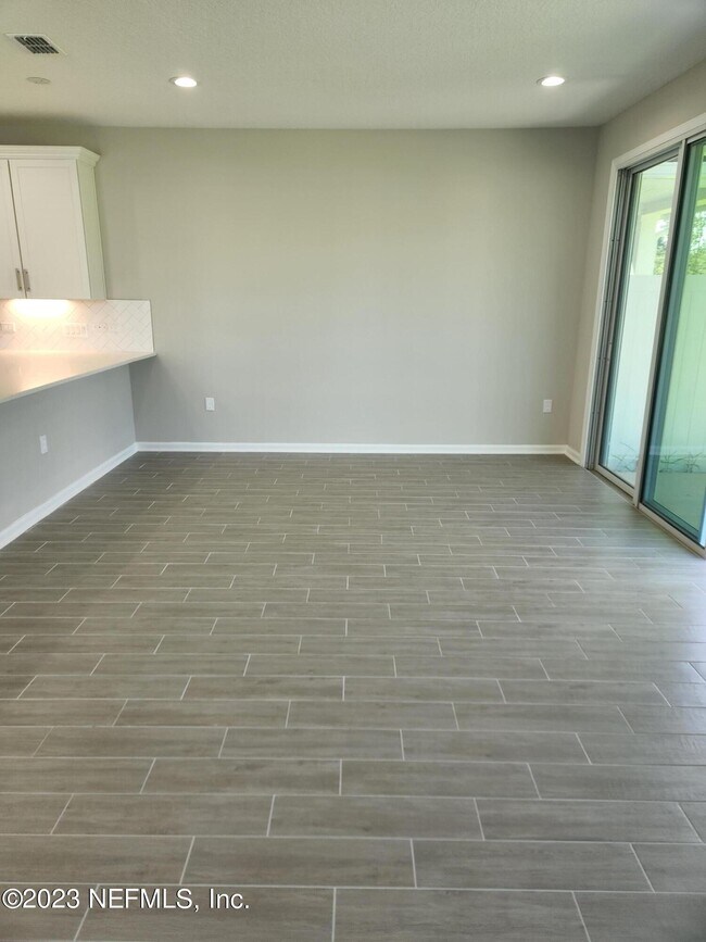 Foto del edificio - 118 Pinebury Ln