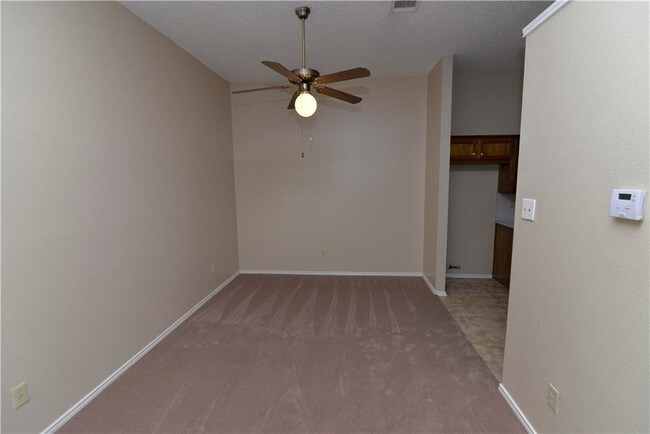 Building Photo - 2118 Hearthside Ln