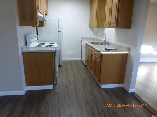 Building Photo - 176 Woodbury Cir