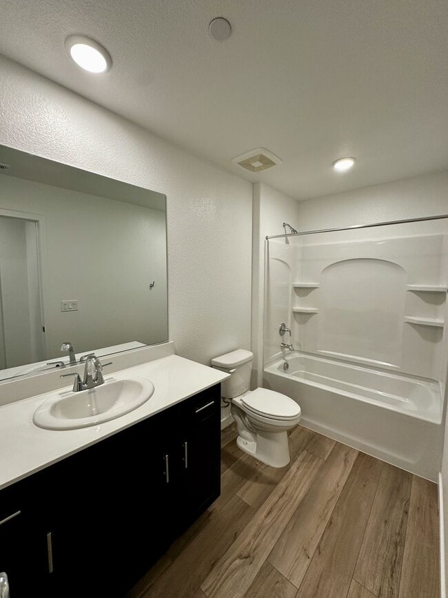 Foto del edificio - **RENT SPECIAL** - $1000 off! - Gorgeous Brand-New Lincoln Home - Available Now!